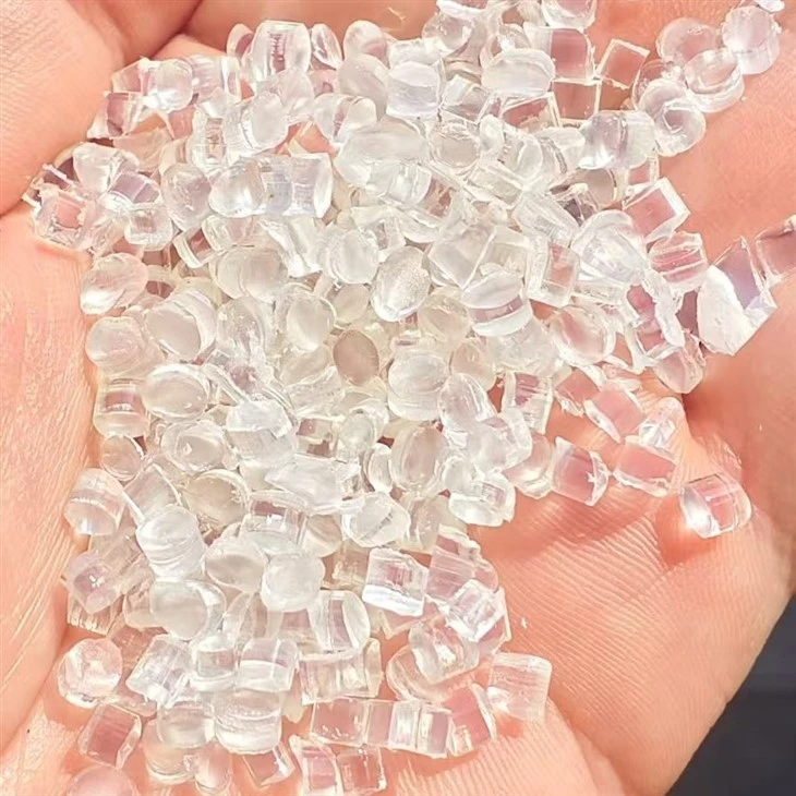 Recyklované polyesterové a polyetherové TPU granule